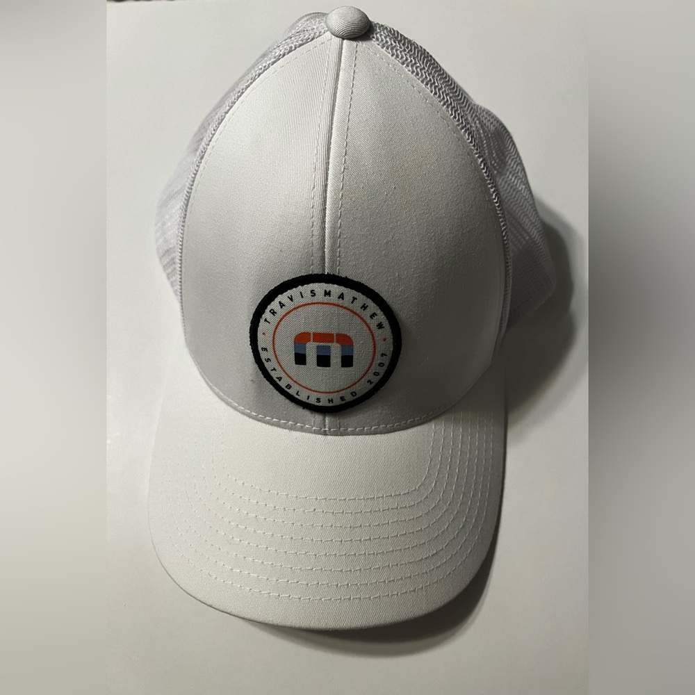 Travis Mathew Trucker Hat White Mesh Snapback Cap Logo Patch Golf Casual